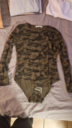 Body mit Camouflage-Muster