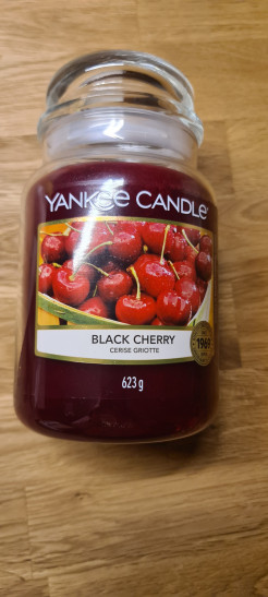 Yankee Candle Black Cherry