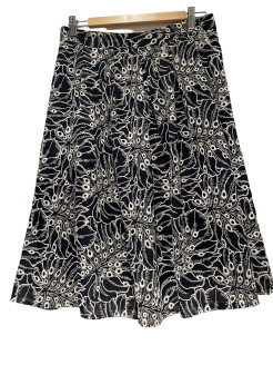 Mid-length skirt, navy blue and cream