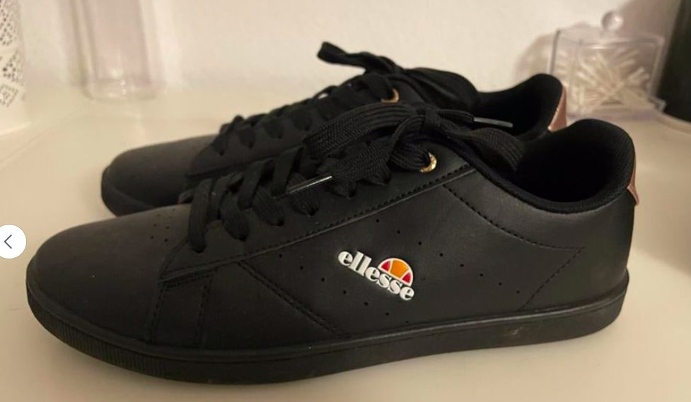 Ellesse anzia on sale