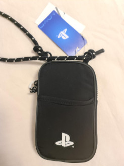 Petit sac pour téléphone portable Playstation neuf avec étiquette Zara
