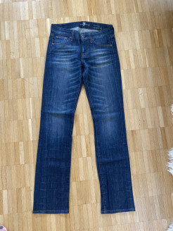 Jeans mit Strasssteinen Svarowsky