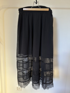 Mid-length skirt