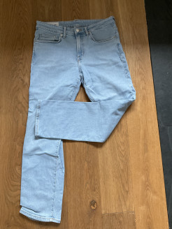 Weite Jeans in perfektem Zustand - kostenloser Versand