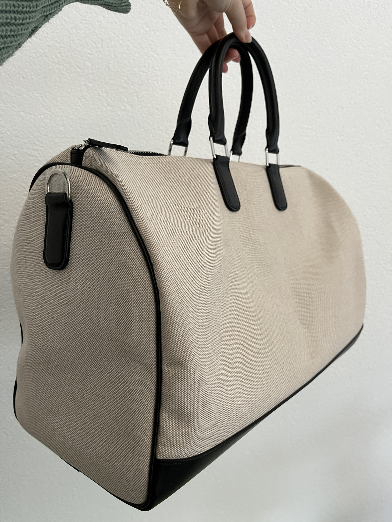 Fabric travel bag, checkered fabric interior