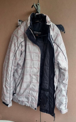 Ski jacket size 42