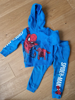 Spider-Man-Trainingsanzug