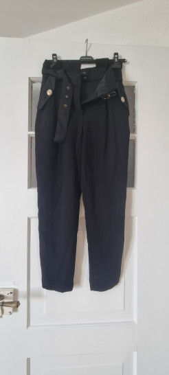 Schwarze Hose mit Taschen