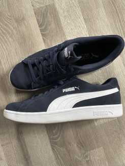 Chaussures Puma bleues foncées 