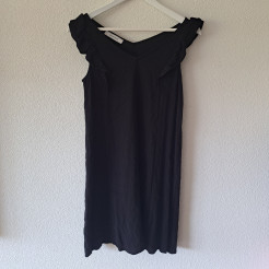 Schwarzes Kleid