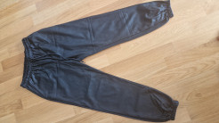 Pantalon en simili cuir noir