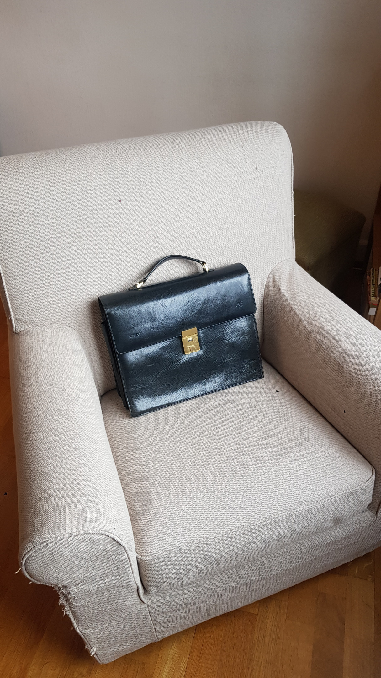 Vintage leather satchel / briefcase