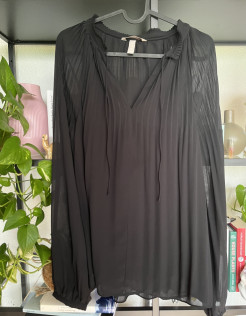 Schwarze Blouse