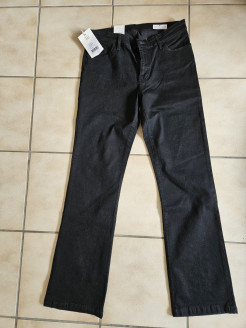 NEU ! CROSS JEANS LAUREN schwarz Jeans, Größe W31/L32