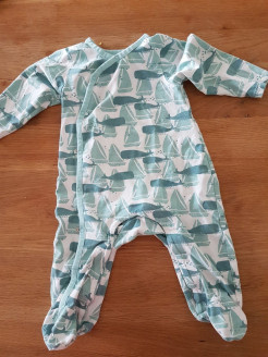 Pyjamas size 9 months