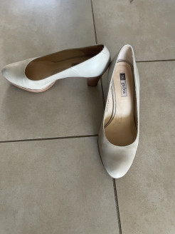 Schuhe mit Absätzen von der Marke Gadea (Made in Spain)
