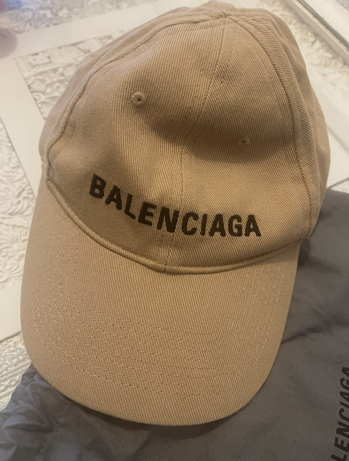 Balenciaga cap Clozen