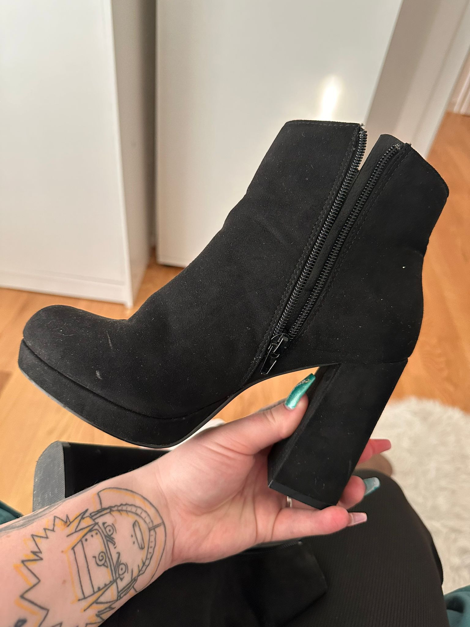 Heeled boot