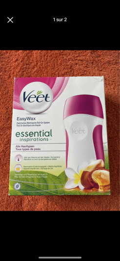 Veet essential wax device