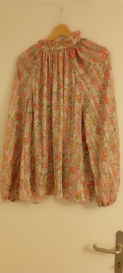 Flower top in perfect condition