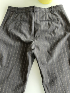 Pantalon classique 7/8 Pinko gris foncé avec fines rayures
