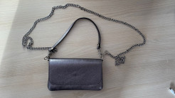 Graue Tasche aus Leder