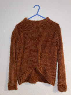 Camel jumper with glitter