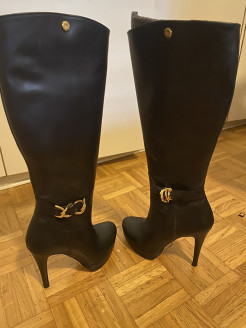 New black boots