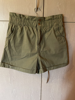 Khaki shorts H&M