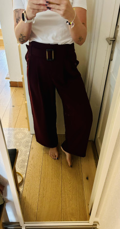 High-waisted wide-leg trousers with belt