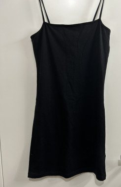 Schwarzes Kleid