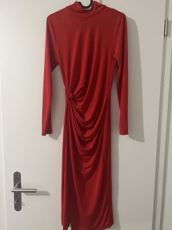 Red mid-length dress