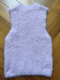 Sleeveless jumper