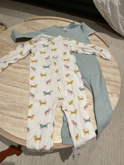 Set of 2 pyjamas size 4