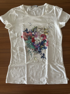 White T-shirt with flowers 