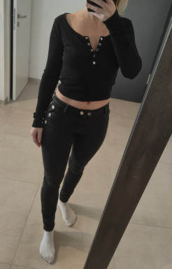 Short black jumper