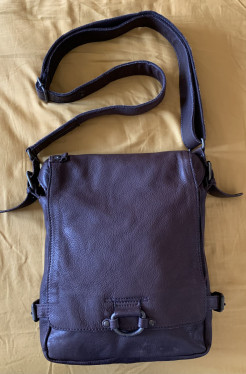 Leather shoulder bag