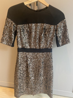 Robe courte à paillettes