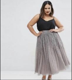 Skirt with tulle ornament with sequins