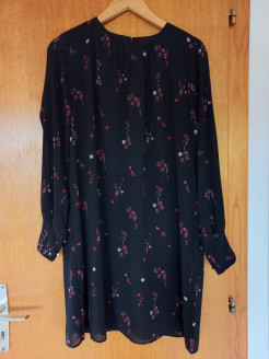 Robe mi-longue noir à fleur