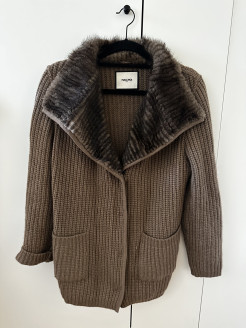 Jacket with fur collar