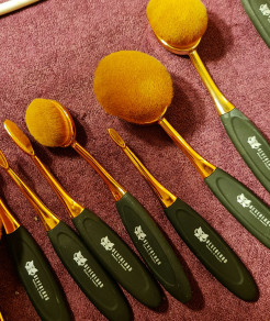 10 neverland contouring brushes