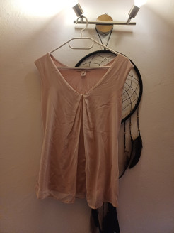 Little top in old rose with v-neck