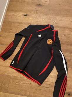 Manchester United tracksuit top 152