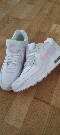Air max blanche et rose taille 40