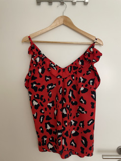 Rotes Leoparden-Top