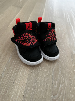 Jordan Sneakers New Size 21
