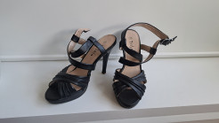 Black sandals S.38