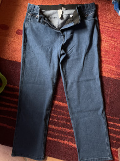 Thin, fairly elastic jeans