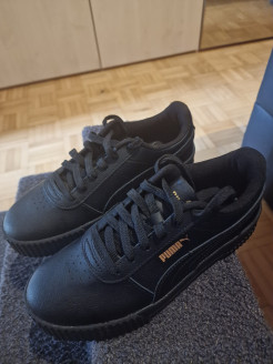 Puma Sneakers